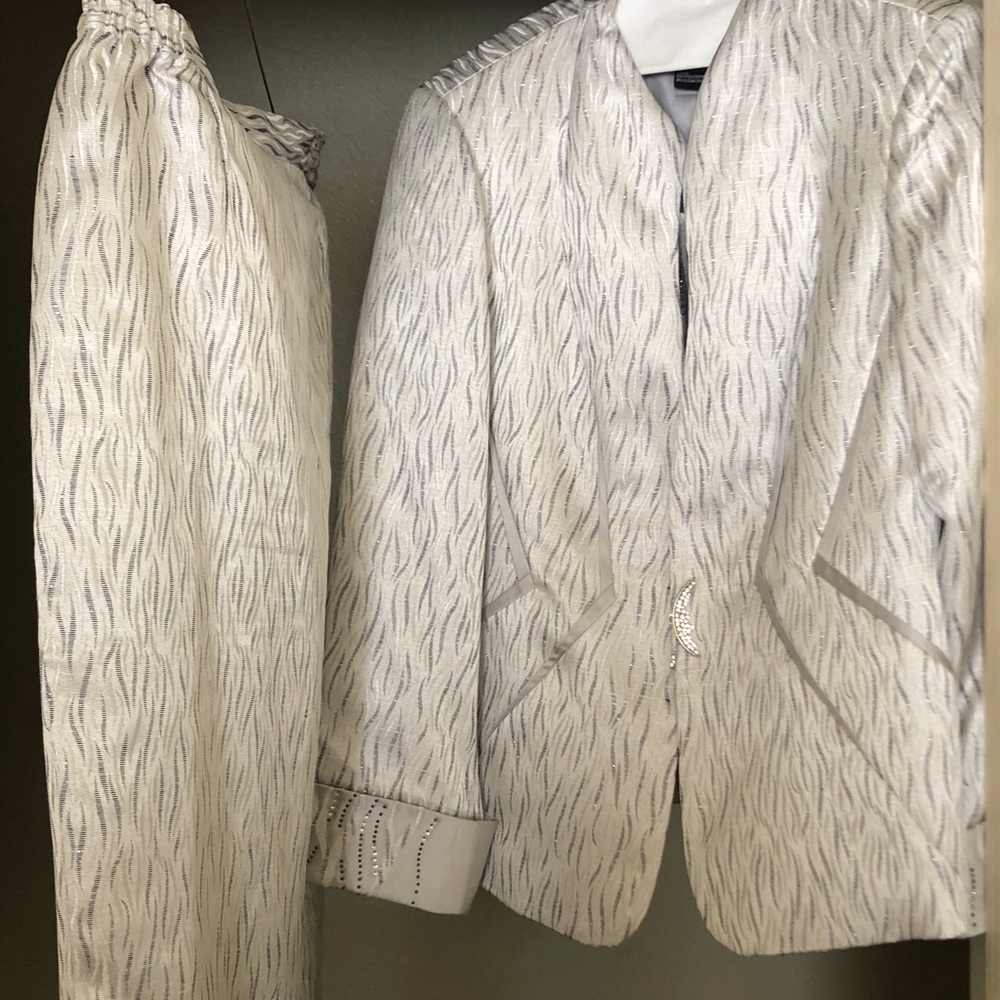 silver 3 pc suit